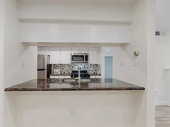 355 S Marengo Ave APT 204, Pasadena, CA 91101