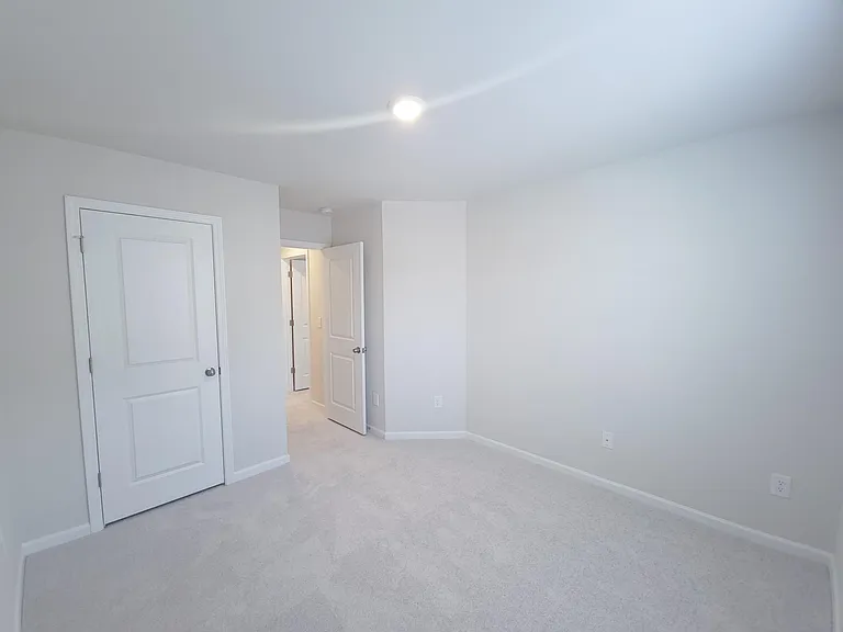 543 Brasstown Ct — Photo 10