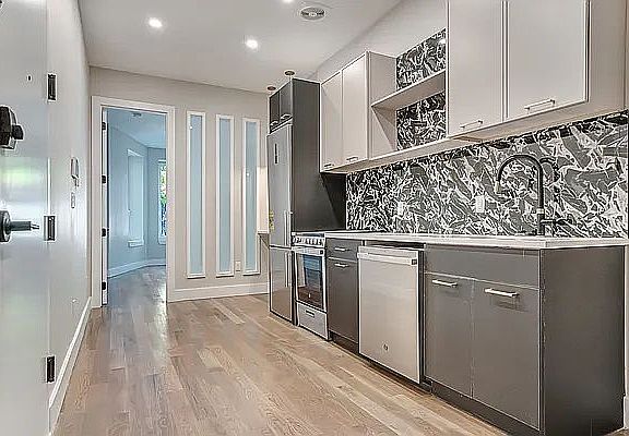 2nd image of 498 Putnam Ave #1M