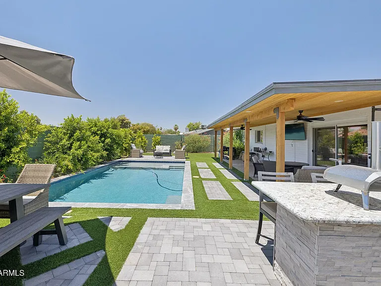 1971 E Del Rio Dr — Photo 18