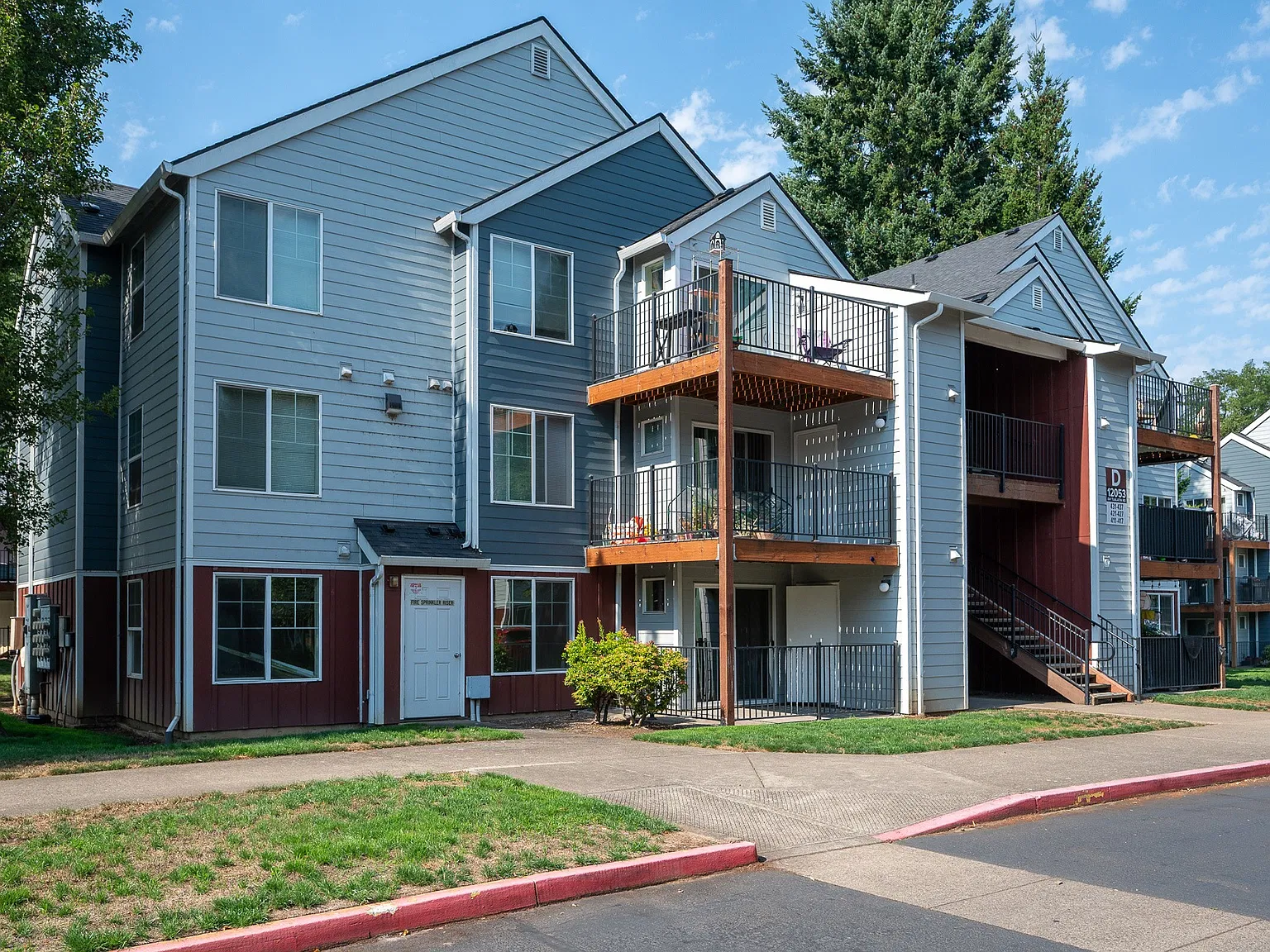 Woodridge Apartments — Photo 2