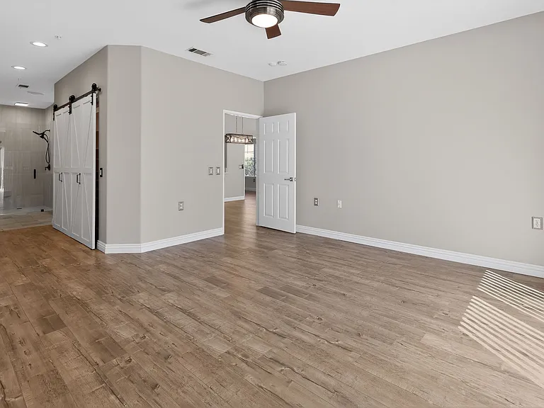 21610 Paseo Venezia — Photo 18
