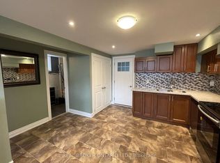 926 Flagship Dr #1, Mississauga, ON L4Y 2J4