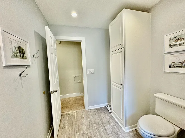 514 S Yale Ave — Photo 25