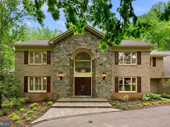 431 Olympia Way, Great Falls, VA 22066