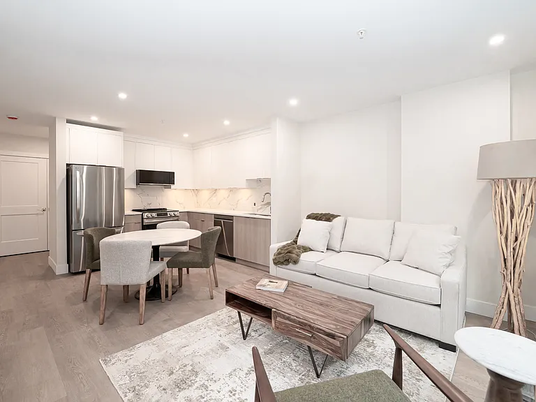 833 Hockley Ave — Photo 8