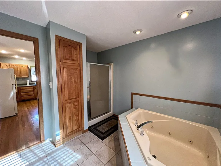 402 S Illinois St — Photo 17