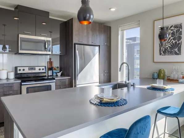 Batik, 123 Broadway APT 326, Seattle, WA 98122