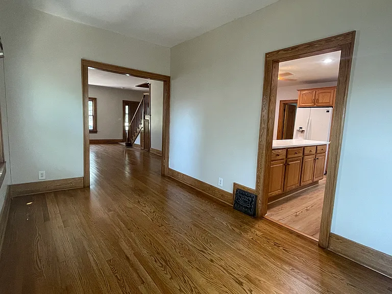 1042 N Amidon Ave — Photo 8