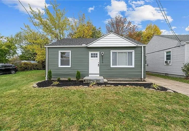 13410 Wainfleet Ave — Photo 1