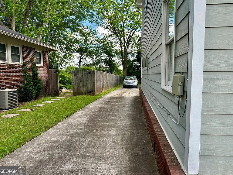 1594 Hardin Ave — Photo 20