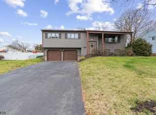 73 Appleman Rd, Somerset, NJ 08873