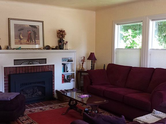 3rd image of 1600 Pine Ave NE