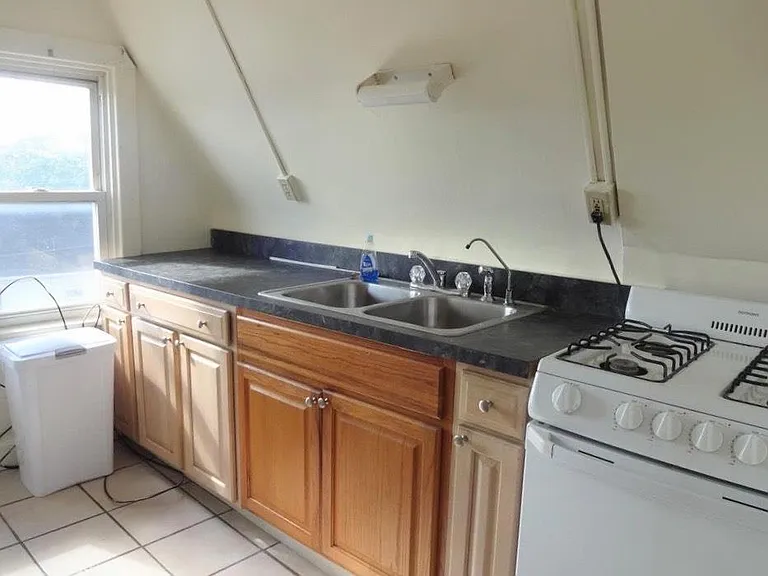 801 Bushkill St #3 — Photo 5