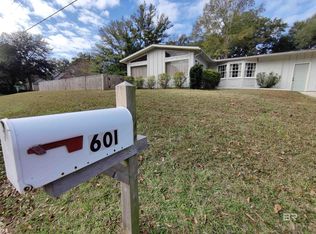 601 Bon Secour St, Fairhope, AL 36532