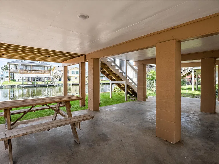 901 Bonita St — Photo 17