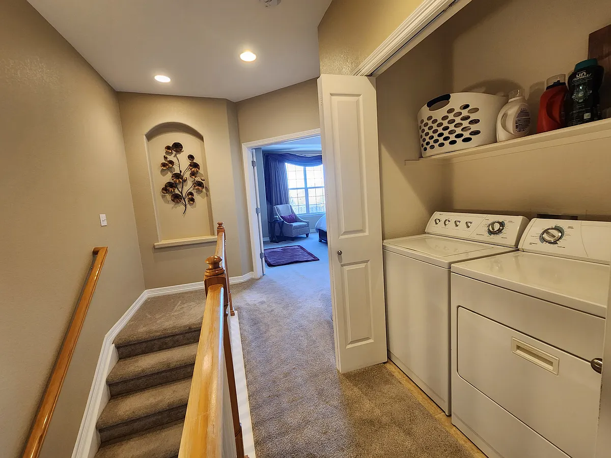 Building Photo - 9138 Kornbrust Dr
