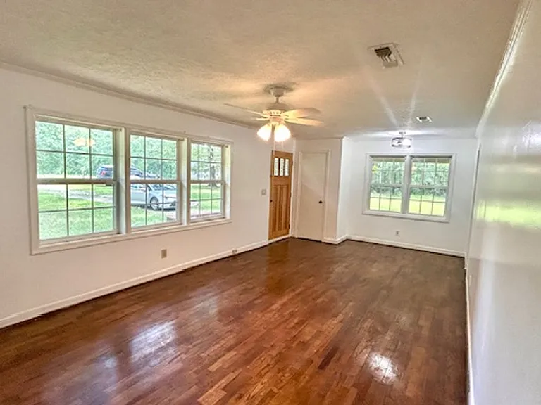 135 Haywood Valley Rd — Photo 5