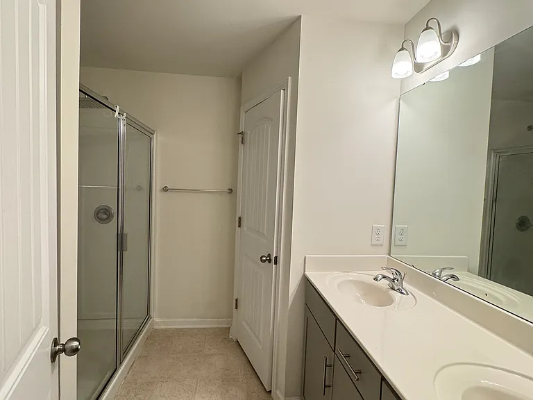 1070 Coldstream Dr — Photo 33