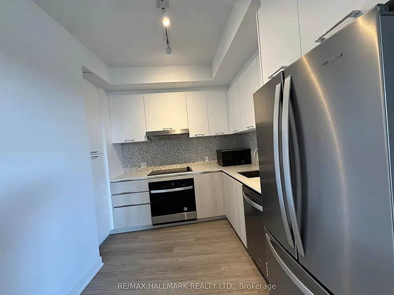 8188 Yonge St #431 — Photo 23