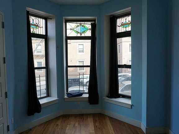 3rd image of 132 New York Ave #2E