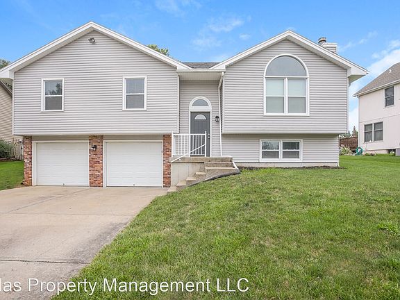 2nd image of 525 Taylor Dr
