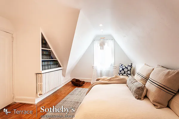 Sold by Terrace Sotheby's International Realty | media 51