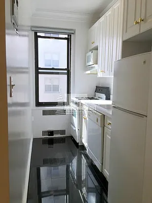 Rented by Manhattan Connection | media 10