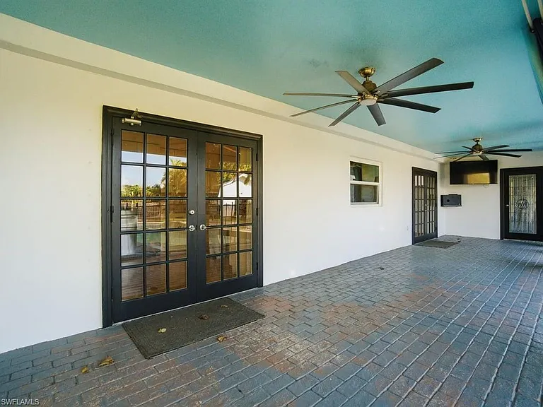 4920 Shady River Ln — Photo 33