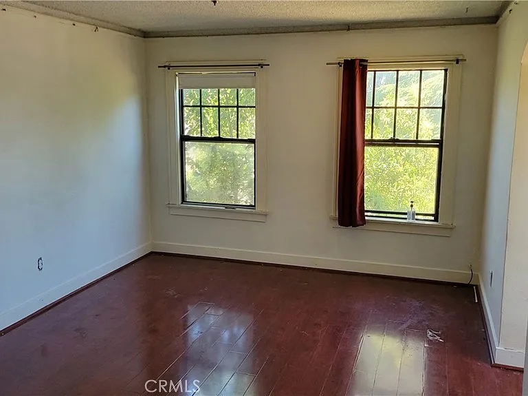 120 W Marshall Blvd #6 — Photo 5