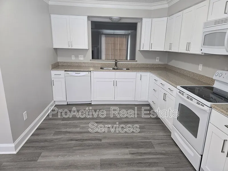 3 bed, 2.5 bath, 1643 sqft, $2,200 — Photo 4