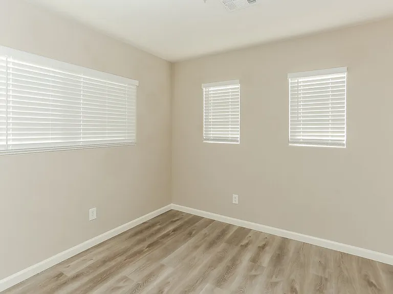 9132 Patrick Henry Ave — Photo 12