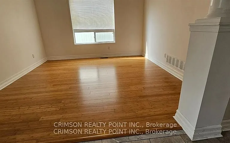 1299 Ashgrove Cres — Photo 4