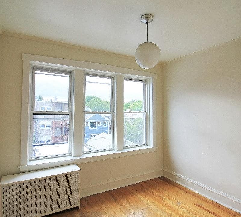 1st image of 4844 N Hoyne Ave