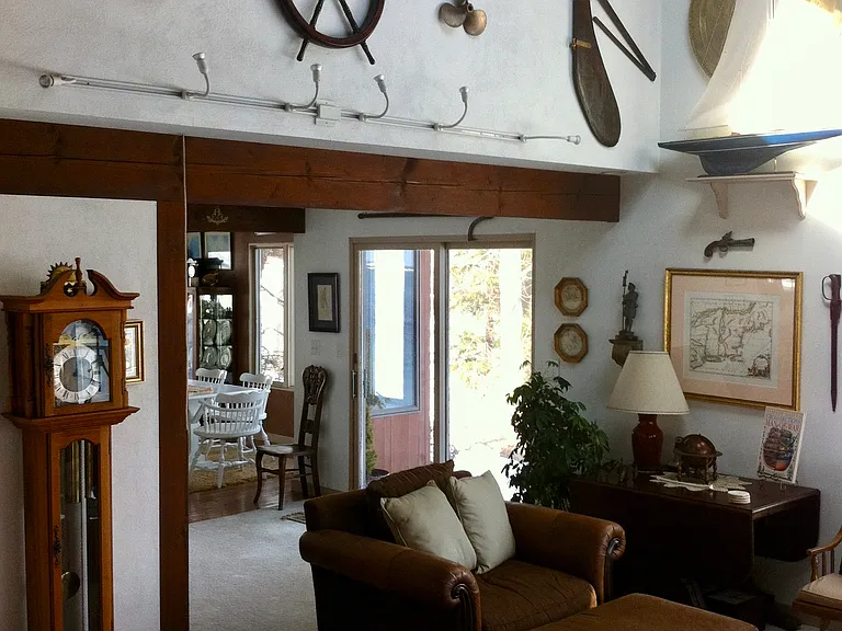 6 Crowninshield Rd — Photo 9