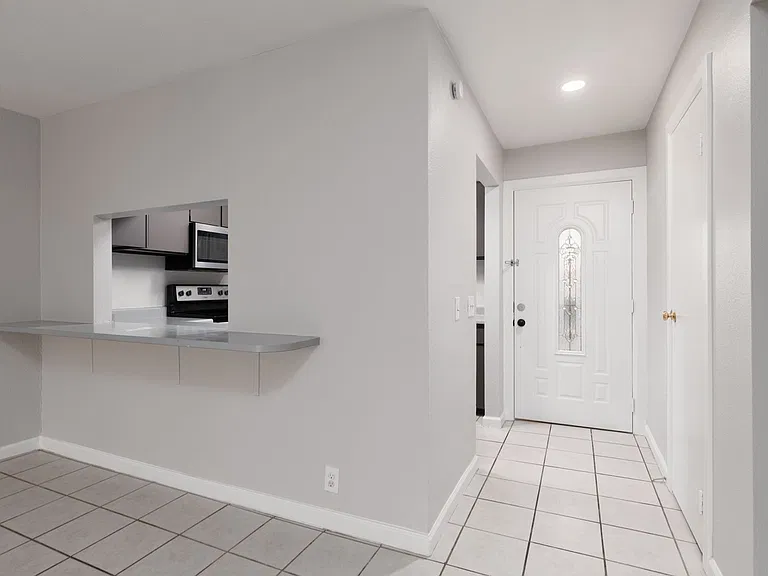 1676 Jupiter Ct #B — Photo 3