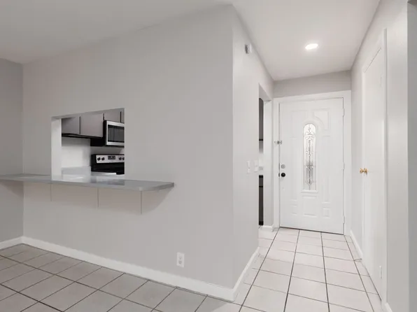 1676 Jupiter Ct APT B, Las Vegas, NV 89119