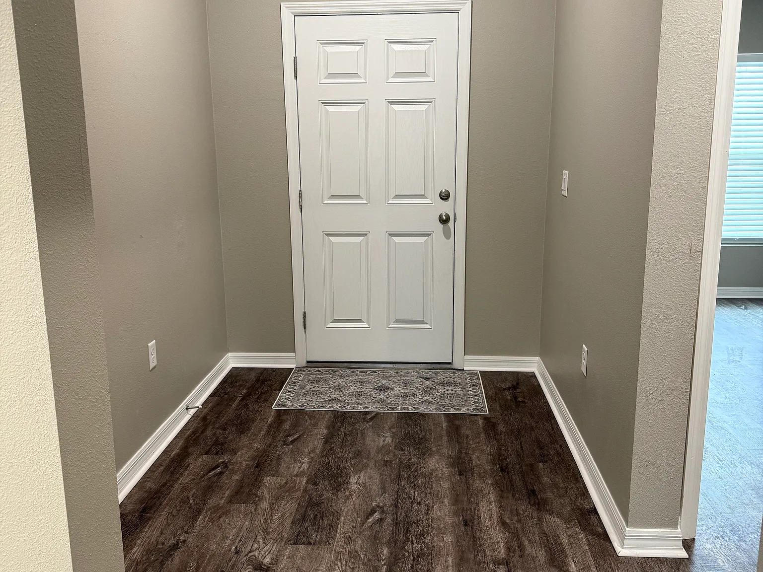 1336 Axel Cir — Photo 4