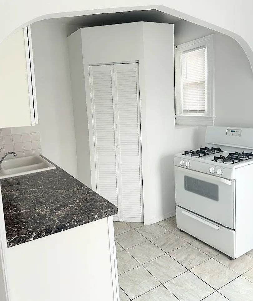 501 Peabody St NW — Photo 2