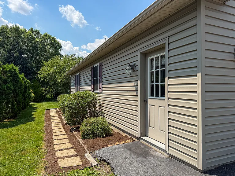 1387 Sheep Hill Rd — Photo 34