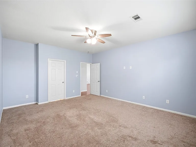 1707 N Highlands Xing — Photo 26