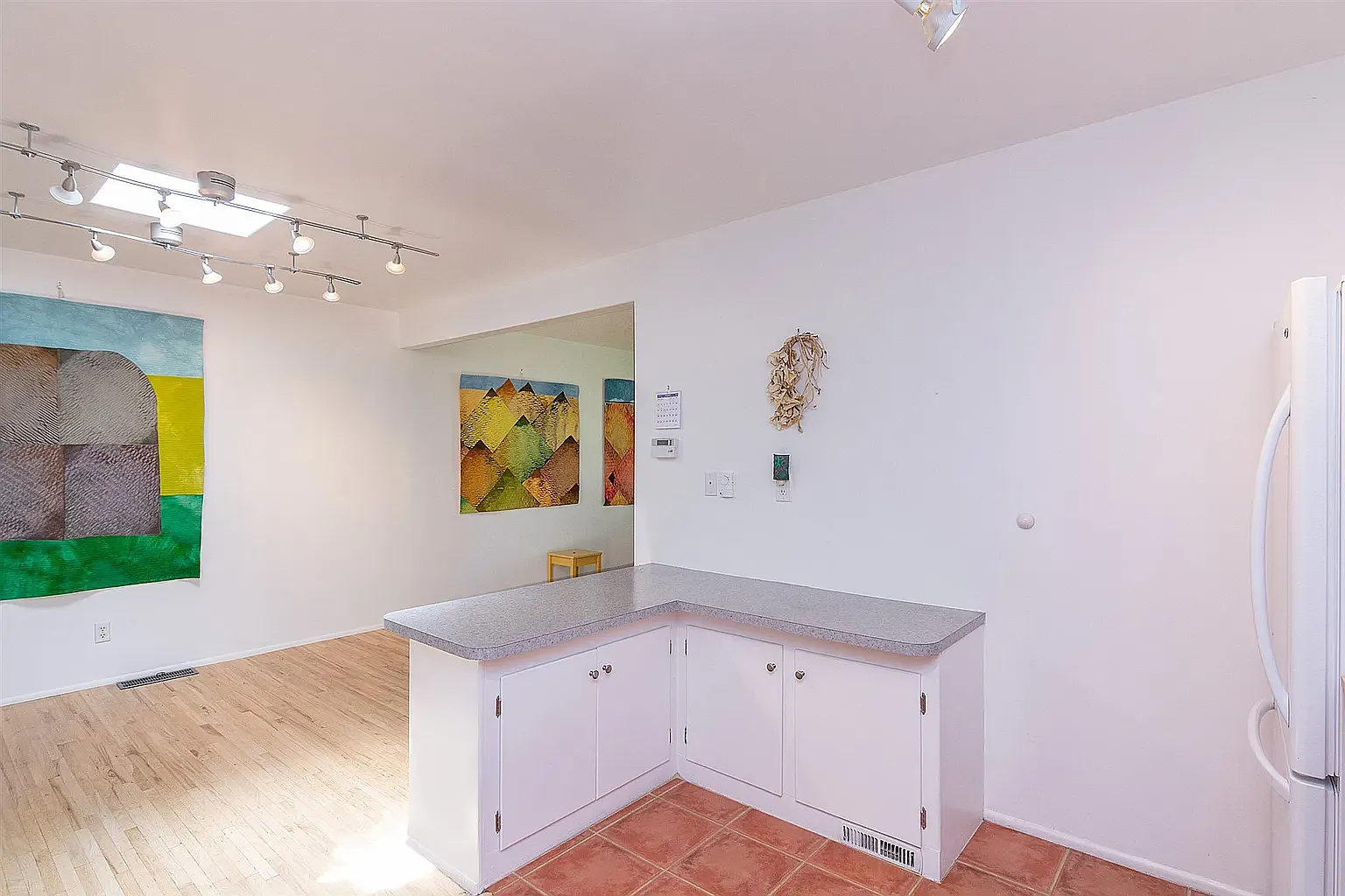 2 bed, 1300 sqft, $2,700 — Photo 3