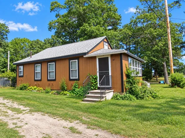 47 Marine Ave, Wareham, MA 02571