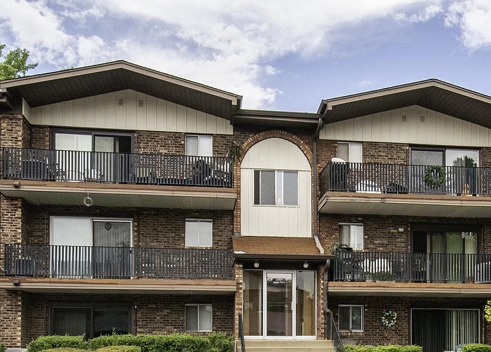 1st image of 13919 James Dr APT 907