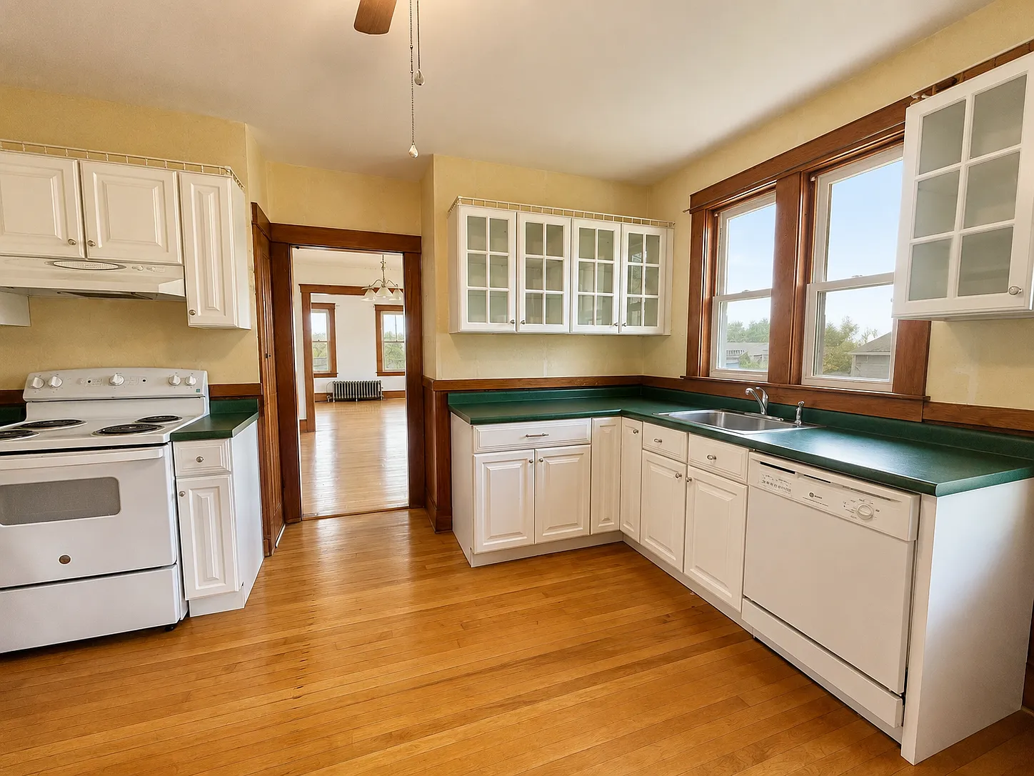 2 bed, 1300 sqft, $2,000 — Photo 3