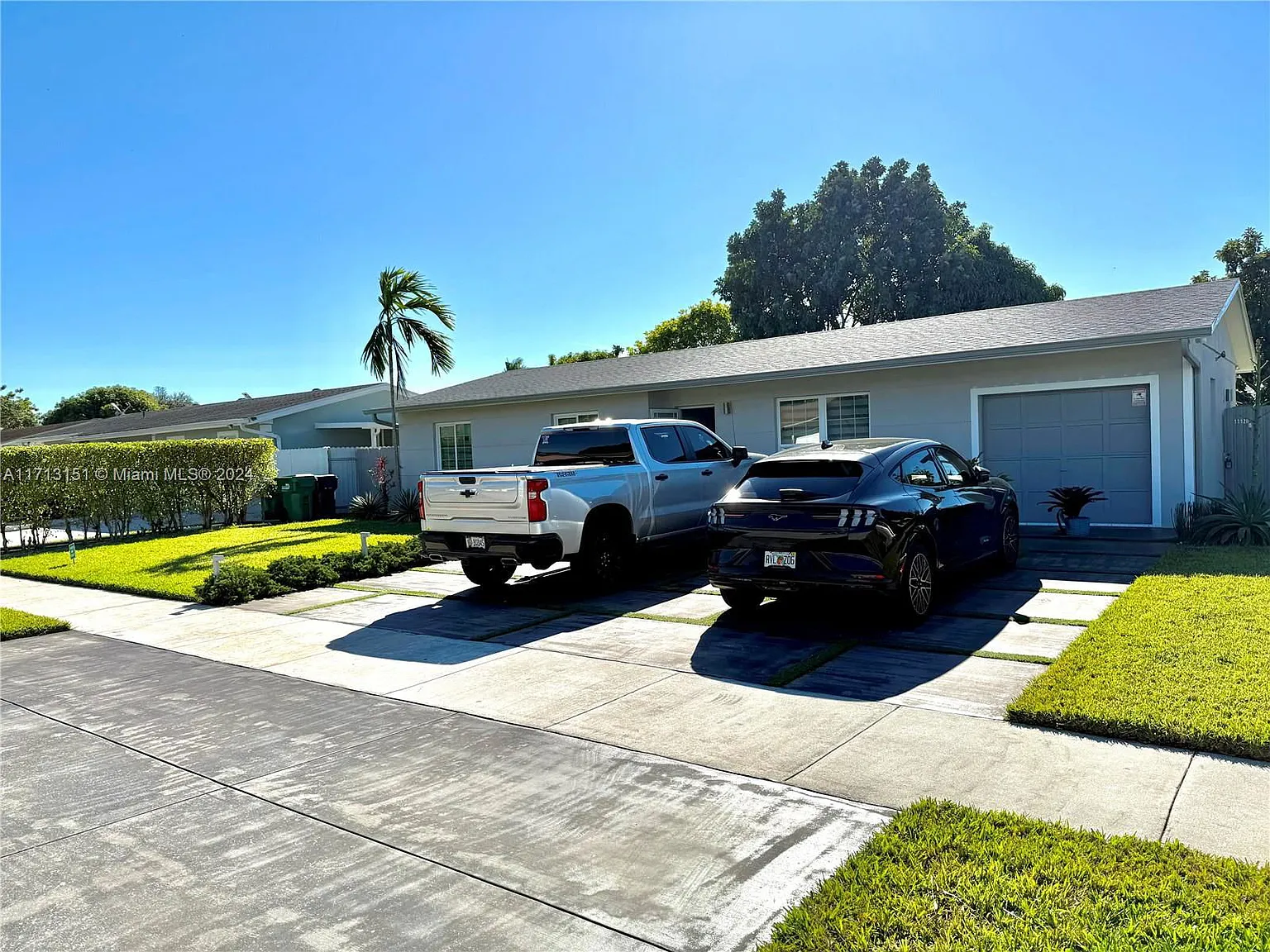 3 bed, 2.0 bath, 1200 sqft, $3,200 — Photo 1