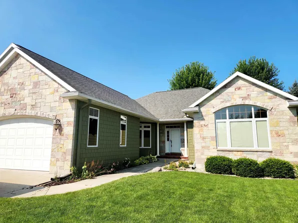 68 Aurora Ln, Fond Du Lac, WI 54935