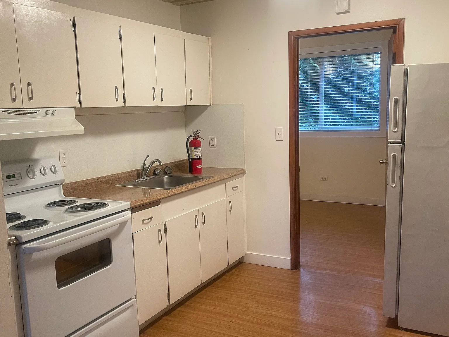 1 bed, 800 sqft, $1,050 — Photo 4