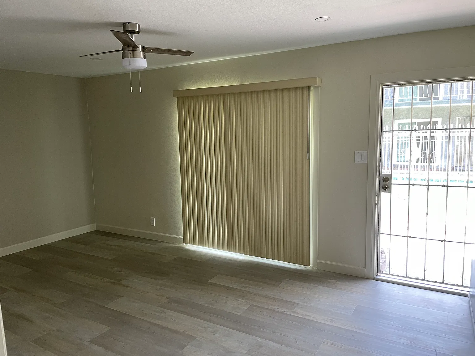 11642 Gurley Ave — Photo 3