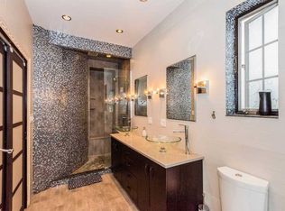 15042 Bayside Ave, Flushing, NY 11354